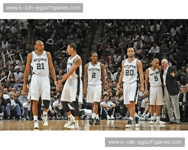 巅峰对决：当“GDP”马刺遇上“三巨头”骑士，一场注定载入史册的对决